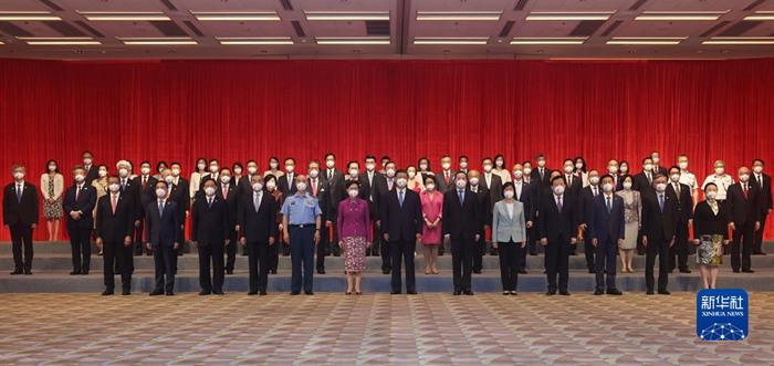 習(xí)近平會見香港特別行政區(qū)行政、立法、司法機(jī)關(guān)負(fù)責(zé)人