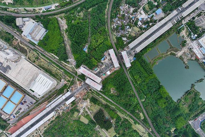 總重7.6萬噸！4座高速公路橋梁同步完成轉體