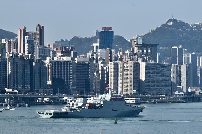 海軍戚繼光艦、沂蒙山艦抵達(dá)香港