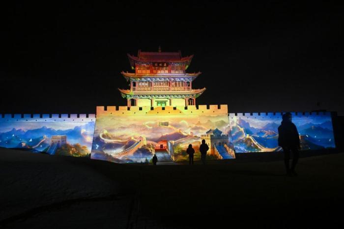 “天下第一雄關(guān)”嘉峪關(guān)：光影講述長(zhǎng)城故事