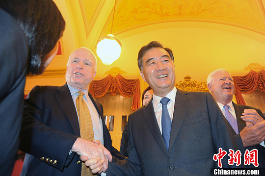 汪洋會(huì)見美國(guó)國(guó)會(huì)議員就中美經(jīng)貿(mào)合作等交換意見