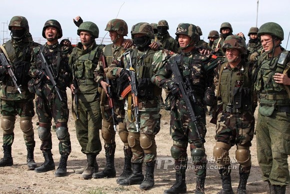 專家:中俄聯(lián)演雙方特戰(zhàn)部隊(duì)將交換使用武器